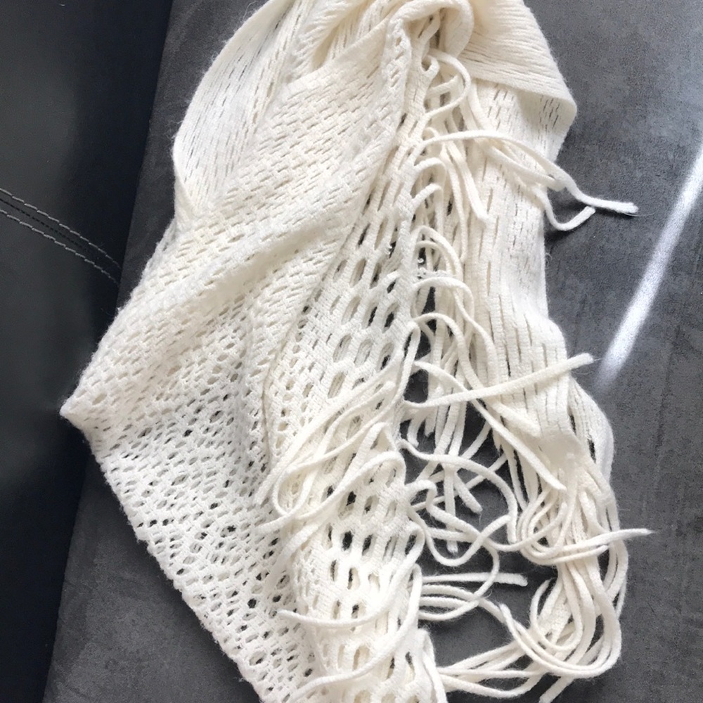 Fringe scarf
